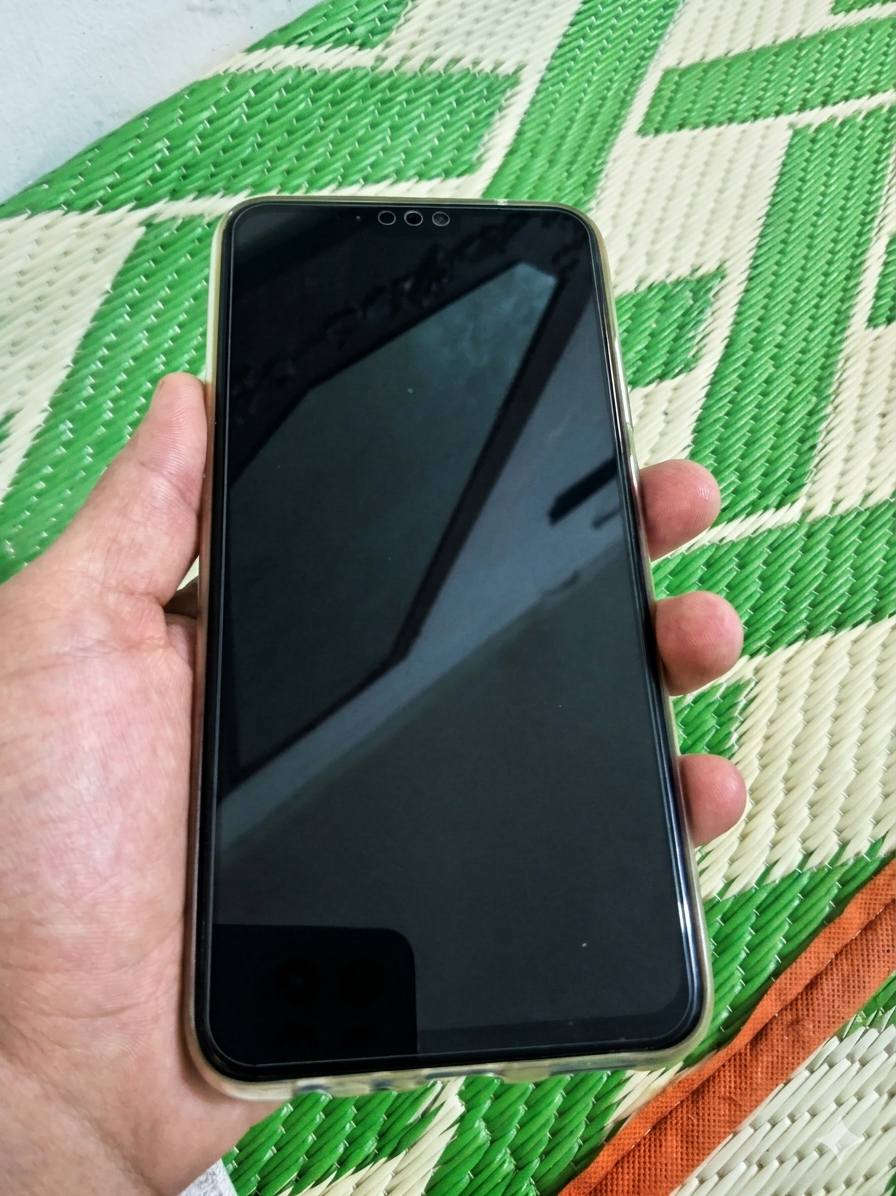 *للبيع HONOR 9X Lite📱مكفول كفاله عامه
- *الذاكرة 128GB  
- *الشاشة*: 6.5 انش FHD+ 
- *الحالة*: شغال 100% مابي اي عطل
جهاز سلس وعملي وبطارية قوية 
*السعر:80الف وبي مجال 💰
*المكان: [بغداد ابو غريب ]*
وهاذه رقمي[***********]* بي واتساب فقط
وعل خاص متوفر
