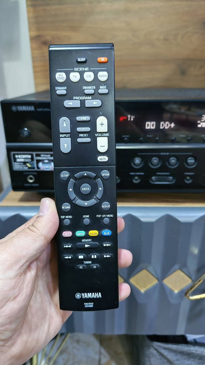Yamaha HTR 2071 5.1 ch جهاز ياماها مسرحي 5.1
٢٤٠ واط منفذ HDMI 2.1 ARC   يدعم 4k 60hz 
مع منفذ صبووفر (دمام) يعني بيه مضخم داخلي  (اذا عندك صبوفر عادي مو كهربائي تكدر تربطه مباشر ) بالاضافة لمنفذ preout   الجهاز نظيف جدا مع الريموت وباقي المواصفات واضحة بالصور السعر ٣٠٠ الف مكاني موصل لا يوجد توصيل


**إذا كنت صاحب هذا الإعلان وتريد حذفه لأي سبب، رجاءا أرسل رسالة إلى الدعم الفني**