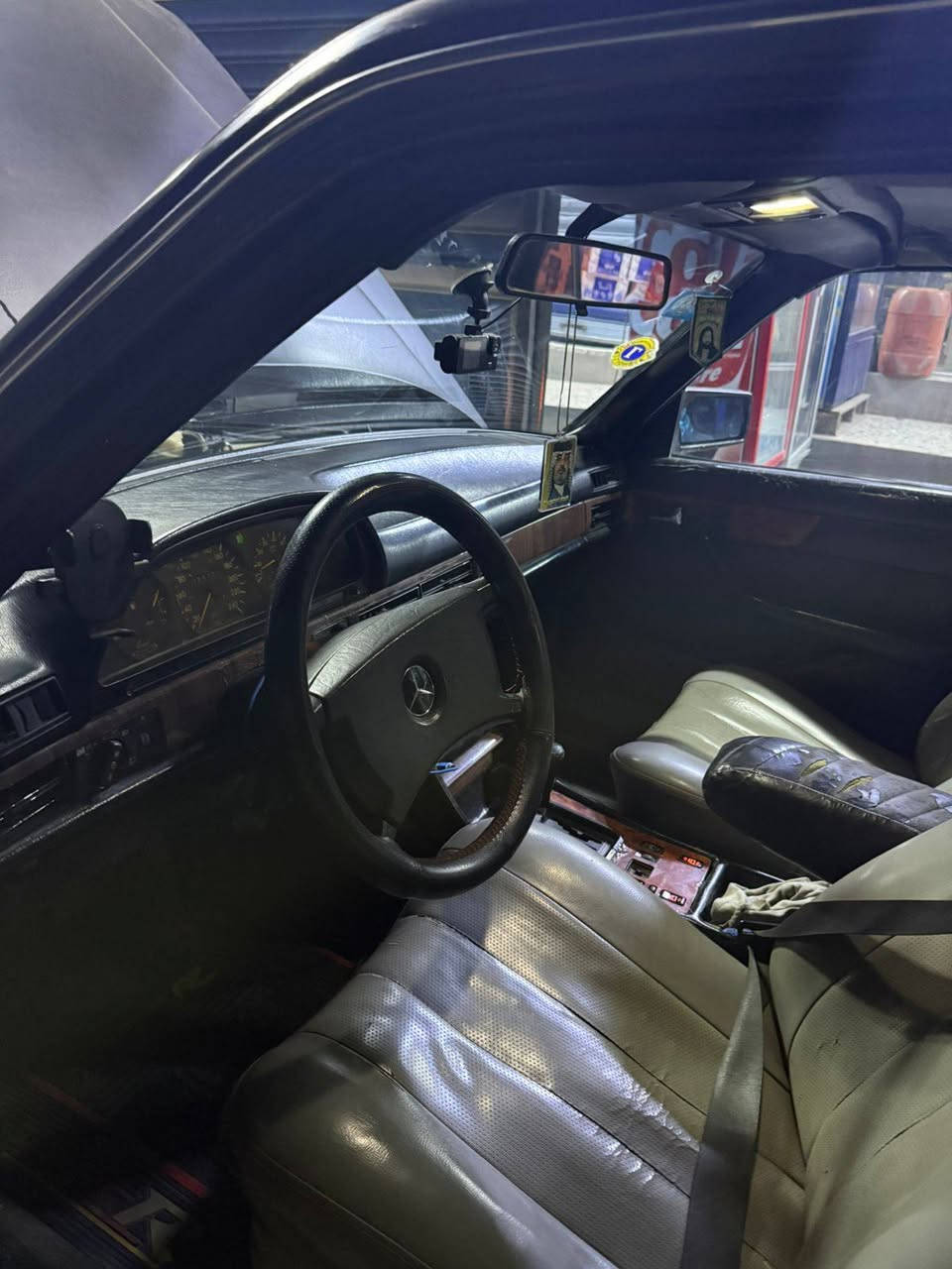 سلام عليكم مارسدس البيع موديل ٩١ وارد أمريكي سياره خير من الله بلادي قواعد بلاديه بيهه جراد قماره وصندوك وبنيد وكاله عامه بيهه تبريد شغال مكينه تجفيت جديد سياره خير من الله الكماليه معوقين رقم *********** السعر ٦٠ وبيهه مجال بصيط
