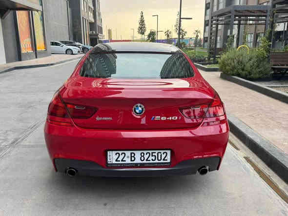 السلام عليكم
‏BMW 640i 🚗🔥

السيارة خليجي — وكالة العروش
موديل 2015
ماشيــــة فقط 31,000 كم وعلى إيدنه من الزيرو.
أنضف 640 بالعراق كله والقطعة الوحيدة بهل نضافة ولهسه ماكو مثلها!
المواصفات:
• داخل جلد أبيض نضيف
• بردات خلفية كهرباء
• بانوراما
• شفتات ستيرن (Paddle Shifters)
• شاشة + ماوس iDrive
• كشنات كهرباء مع خزن (Memory Seats)
• محرك 6 سلندر تيربو – بنزين
• مواصفات كاملة وما ناقصها أي شيء

الحالة:
• صيانة كاملة من الـA إلى الـZ
• مكفولة من الضربة — خالية من الحوادث
السعر: 33,000 دولار 
الموقع: بغداد
للمشتري الحقيقي السيارة تستحق المشاهدة ❤️
للتواصل: *********** بغداد
