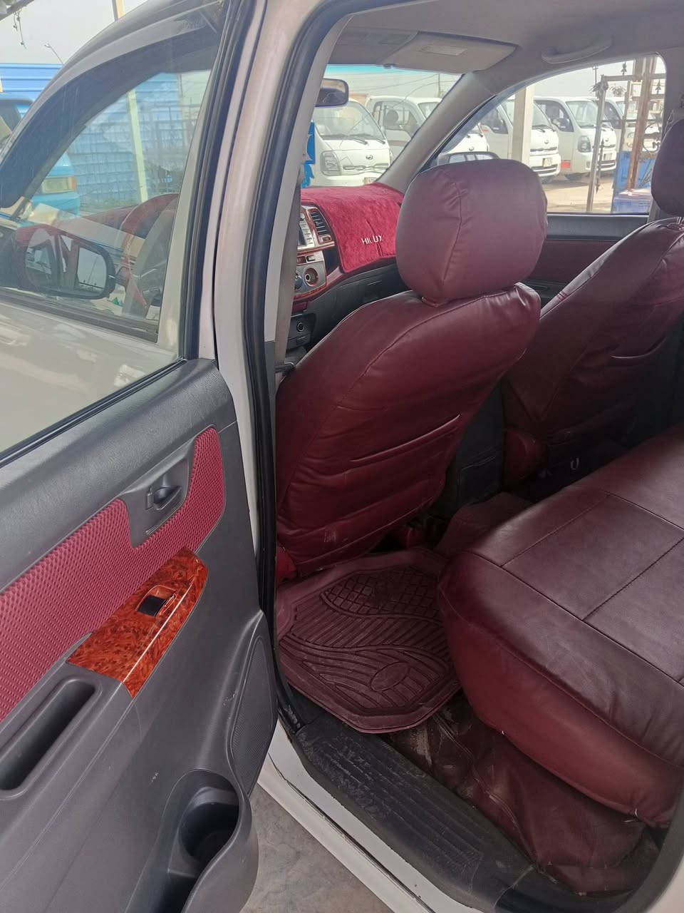 سلام عليكم للبيع بيكم تيوتا موديل ٢٠١٤ كويتي شاصي ١٩ كير اوتوماتيك رقم ديالى  ألدولي الجديد باقي على الاستلام داخله هزه سنويه مجدده تحويل مباشر كير مكينه مكفولات شرط ما مفتوحه مكينه 2700صدر امامي وخلفي جديد تخم تاير جديد ويل كب تبريد ثلج داخل ماروني اشاير بل مري يدات نيكل مري كهرباء تحكم استيرن كهربائيات كله شغاله سياره بيه مكانات بارد فقط بدون صبغ  سياره حلوه ومال جناي  للإستفسار اتصل عله الرقم‏‪ 
***********. 
***********
