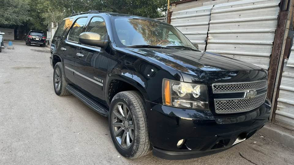 شوفرليت تاهو للبيع 

الفئة: LTZ

الموديل : 2009 

اللون : اسود

اللوحة : بغداد

السعر : 225

___________

المواصفات

{1} محرك 8 سلندر 5300

{2} كشنات جلد كهرباء

{3}  كامرة خلفية

{4} شاشه اماميه 

{5} تبريد 3 قطع

{6} نضام ABS مانع انزلاق

{7} حساسات خلفية 

{8} جنطة كهرباء

{9} مثبت سرعة 

{1}  كشنات تدفئة تبريد

{11} فتحة سقف

{12} شاشه عرض بالسقف

{13} تشغيل عن بعد 

———————————

الرقم : ***********

السعر. 225
