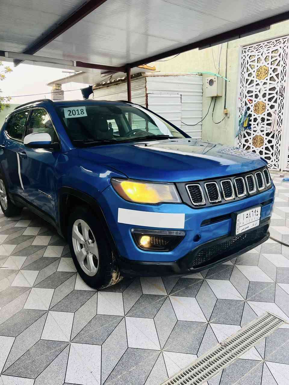 اللهم صل على محمد وال محمد 
جيب كومبارس 2018 تبديل جاملغ فقط 
ماشيه ١٢٠ km حقيقي فول الموصفات عدا الفتحه كشنات جلد شاشه كبيره تحكمات 
بصمه تشغيل عن بعد محرك وكير وتبريد حداديه كهربائيات كله كفاله مكانه ناصريه سوق الشيوخ سعره 98 وبيه مجال ***********
