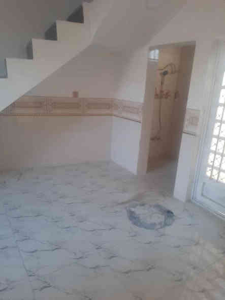 يالله السلام عليكم بيت لبيع. يحتوي طابق ونص مساحه 65 سند 25 بسمي تحويل ثاني يوم مقر لبيت خلف مجمع سيد سماعين  نتصال ول ستفسار ع ا رقم ***********
