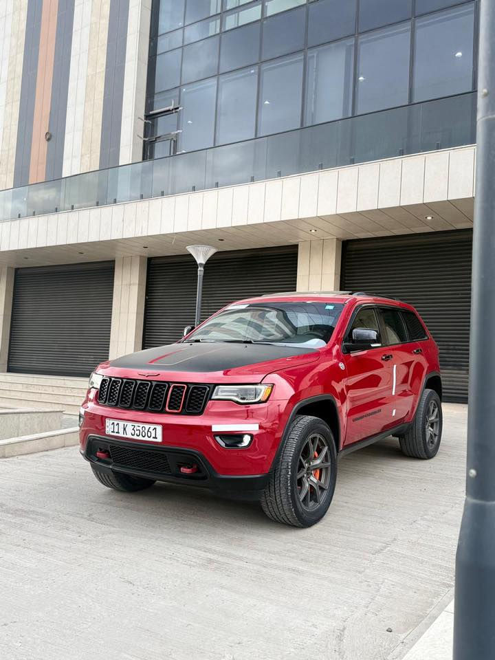 السلام عليكم
جيب  ترايل هوك هيمي 5700
موديل : 2018
ماشية :89
المواصفات 
( أعلى فئه بجيب )
بانوراما 
بصمة + بصمة ابواب 
تشغيل عن بعد 
جكات 
رادارات
قيادة ذاتيه 
تحديد مسار 
كامره
شاشة امامية وشاشات خلفية 
كشنات جلد + تدفئه + تبريد + لون احمر + كهرباء 2
التنته كنتاره 
ذاكرة خزن ميموري 
ماوس 
توقف ذاتي عند الاقتراب 
تحكم ستيرن جهتين 
كروز سرعة 
شفتات ستيرن + ستيرن كهرباء 
لايت زنون دبل عدسة + بلوجكتور زنون + لد امامي 
سستم صوت سماعات + دمام خلفي 
فور ويل 4x4 
مري شفط كهرباء 
ترحيب 
اشاير بالمري 
ويل كب بلاك 
هوك خلفي 
دبل كزوز 
الون : ماروني  مميز
الحادث : بنيد وجاملغات الاماميه بيهن كلير من امريكا
صبغ داير جاملغ خلفي بل عراق
 ( ايرباك طاك مرجع بلادي )
ملاحظة : السيارة جديدة جداً وجاهزه من كلشي بدون اي نقص السيارة تجيك رقم بغداد جديد تحويل مباشر
 السعر 235وبيها مجال

للاستفسار الاتصال على هذا الرقم ‭٠٧٧٢ ١٧٧ ٢٥١١
