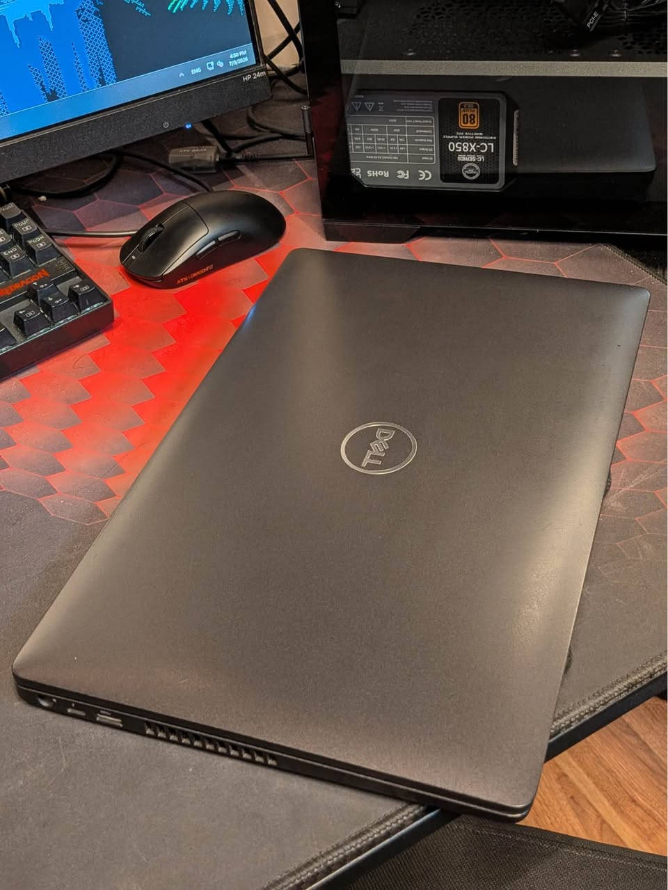 💻 Dell Precision 3541

🔹 Intel Core i7-9850H (6 Cores / 12 Threads)
🔹 RAM: 16GB DDR4
🔹 SSD: 1TB
🔹 NVIDIA Quadro P620 4GB
🔹 باتری: %83.3 تەندروستی

لاپتۆپەکە زۆر بەهێزە و گونجاوە بۆ:

✅ Revit
✅ SolidWorks
✅ Photoshop

✅ کاری ئەندازیاری و گرافیک
✅ پرۆگرامسازی و کاری ئۆفیس

هەموو پێکهاتەکانی بە تەواوی کاردەکەن و هیچ کێشەیەکی فنی نییە.

تێبینی: تەنها چەند خەوش و نیشانەی بەکارهێنان لە دەرەوەی لەپتۆپ هەیە، هەروەها لە دوو شوێنی قابی ڕووکارەکە (Rubber Bezel) کەمێک جیابووەتەوە، و وایەری شةحنةكةشي بەکارهاتووە. هەموو ئەمانە لە وێنەکاندا دیارن.

📩 بۆ زانیاری زیاتر ، نامەم بۆ بنێرە. السليمانية, العراق


**إذا كنت صاحب هذا الإعلان وتريد حذفه لأي سبب، رجاءا أرسل رسالة إلى الدعم الفني**