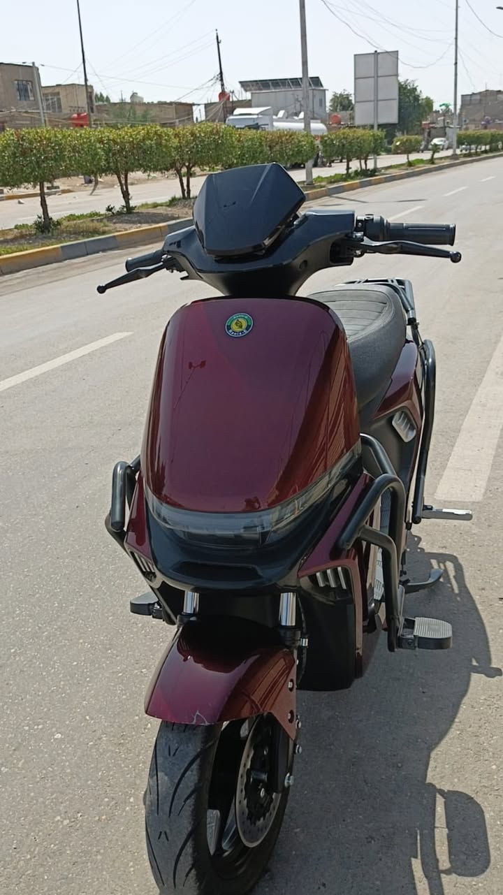 السلام عليكم  دراجه شحن بطاريه ليثيوم تمشي ٥٠،٠٠٠ كيلو موديل ٢٠٢٥مامفتوح لبيه برغي دجه من فئت رونكس امانت الله طسته حلو سعره مليون و250التواصل ***********
