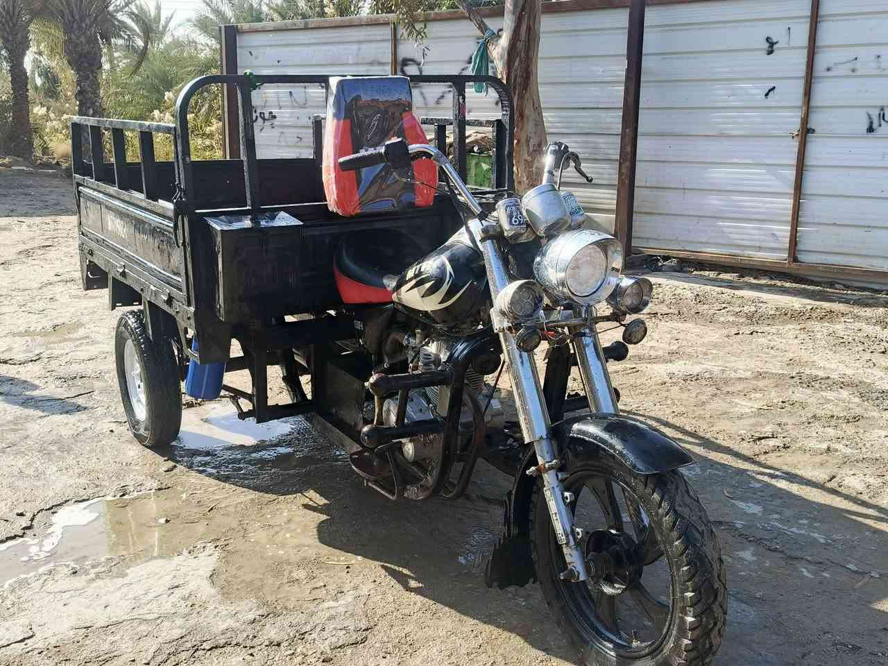 سلام عليكم دراجه لبيع الشاصي مكفول كفاله عامه ارواق اصولي مديل 14مكاني غماس الشراي يجي خاص المو شراي لا يتعبني رقم ***********
