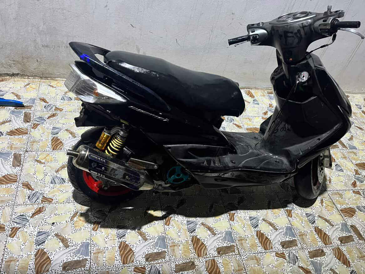 سلام عليكم دراجه سكنس فحل دراجه ٥٨و نص كفرات كاملة حتى الكصه ول سبعة كلهة كاملة 
تزويد
صالنصه
دبلات خلفية
صدر امامي
واقية كاربون فايبر 
قبق فلاوين
...السعر ٦٥٠ و بيهة مجال 
مكاني بغداد الجزيرة السياحية 
الرقم ***********
