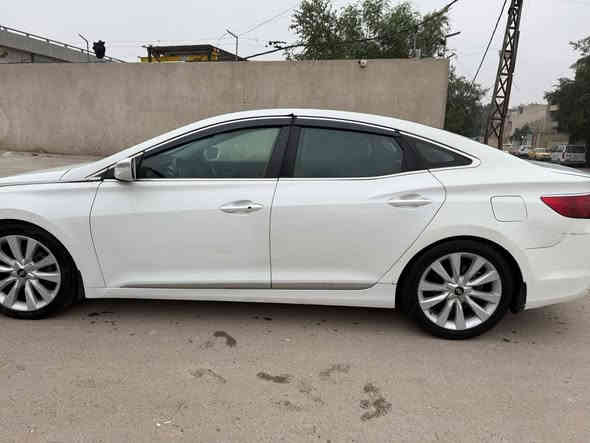 السلام عليكم ازيرا خليجي مديل 2014 فول مواصفات وبيه منضومه غاز السعر 95 قفل بيه مكانات صبغ مكفوله من الدواخل لغد شاصي حوض تكم مكفولات مكينه V6 دوش كير محرك خير من الله صدر أمامي خلفي جديد تبريد ثلج بانوراما بصمه كشن كهرباء وتدفئه برده كهرباء شاشه كامره رادار منضومه زنون السياره فول رقم بغداد تحويل مباشر مكان السياره بغداد رقم ***********
