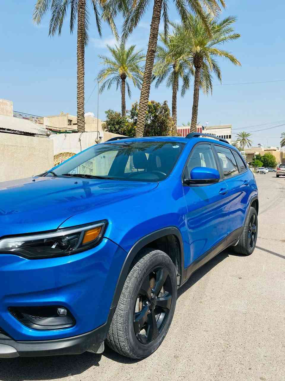 للبيع –
2020 JEEP CHEROKEE BLACK TOP
جيب شيروكي بلاك توب 
حادث خفيف بدون ايرباك
🔹المواصفات:
 • الموديل: 2020
 • الفئة:  التتيود Altitude
 • المحرك: 2.4L 4 سلندر 
 • اللون: ازرق مميز
 • عدد الكيلومترات: 37 ميل
اللوحة : رقم اربيل
كاميرا خلفية
بصمات ابواب  
دخول ذكي
كشنات جلد
تدفئة كشنات
تدفئة ستيرن
كرسي السايق تحكم كهربائي 
هاند بريك كهربائي بصمة
رادار خلفي وجانبي
تحكم ستيرن
انظمة قيادة 
تشغيل بصمة
تشغيل عن بعد
مثبت سرعة
النقطة العمياء
تخم تايرات جديدة
ادامة جديدة
السعر:$15000
الضرر : حادث امريكا شبه كلين  ايرباكات سليمة فقط الدعامية مكسورة وصور الحادث موجود للتوضيح 
وبيها حادث بالعراق 
حادث سطحي تبديل باب وجاملغ  درجة اولى
مكان السيارة  بغداد المنصور
***********
