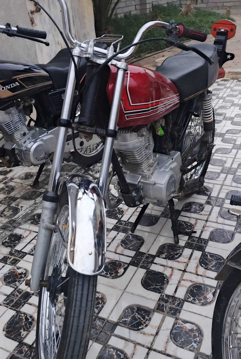 السلام عليكم دراجه  أدوات  نامه شلامجه 21 ما مفتوح تعميره 26 دراجه كامله مكمله مانقصها برغي المكان بصره قضاء المدينه منطقه أم الشويج السعر 625وبيه مجال الرقم***********
