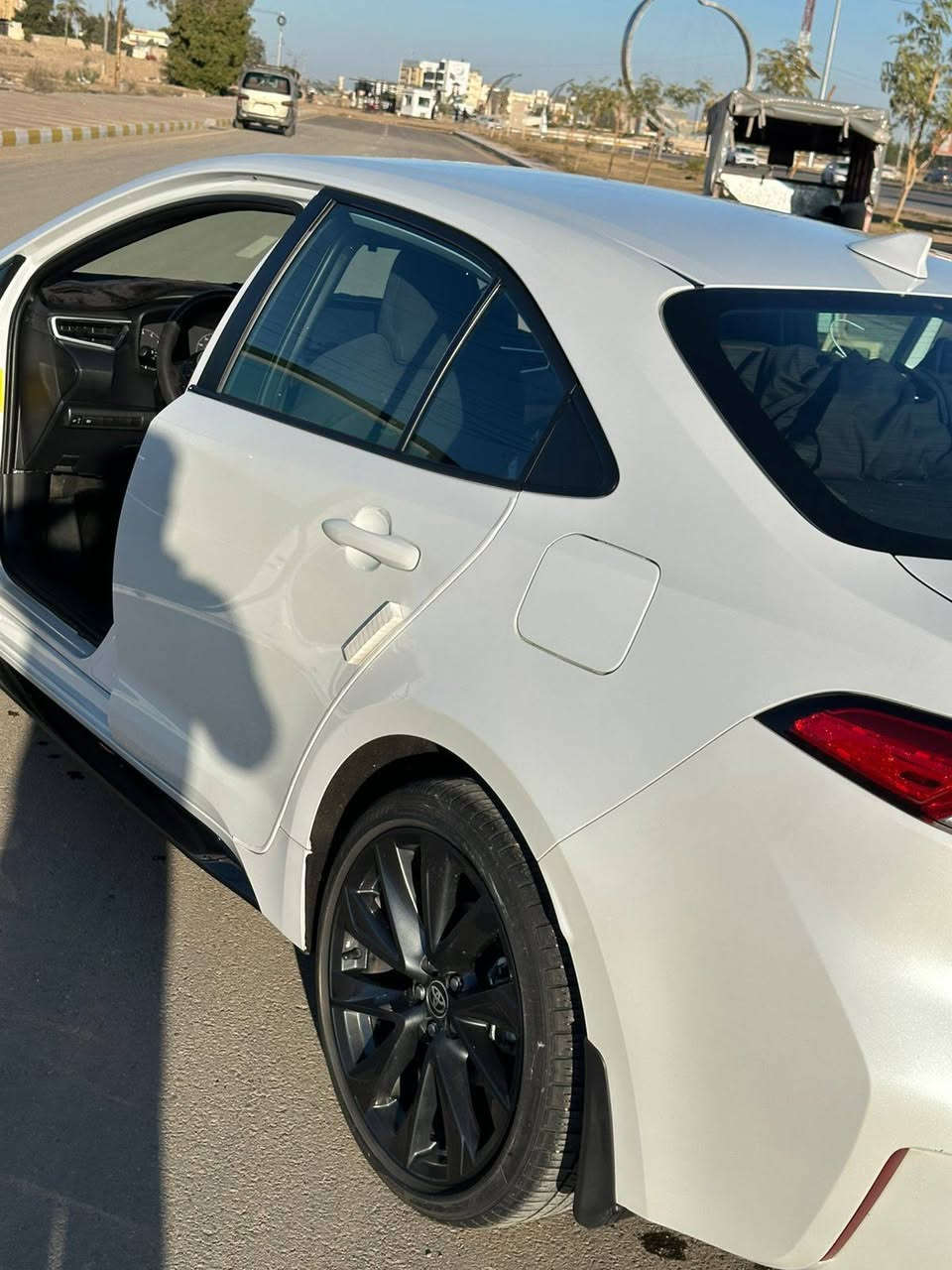 كورلا 2023 وارد امريكي بانزين فقط
لون ابيض بسمي تحويل ثاني يوم
محرك 2000
مواصفات "SE
بصمة تشغيل
شاشة كبيرة لمس كار بلي
 كامرة 
سايد بريك دكمة  
رادار تعديل مسار 
 رادار اوتو بريك
رادار جانبي
 تحكم ستيرن
 اوتو هولد
 نظام ECO
 لايتات زنون 
مانع انزلاق
رقم اربيل
سيارة كلش نظيفة 
ماشية 53
حادثه ربع بنيد وجاملغ بدون دواخل بدون ايرباك حادثه خفيف وجاملغ الثاني سرقه  صوره الحدث موجوده بل صور 
السعر 165 وبيه مجال 
رقم الهاتف ***********
