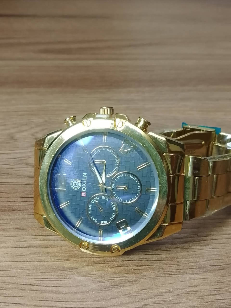 توفر الموديل الجديد من الساعات السير الحديد باحجام مختلفة و موديلات مختلفة للحجز و الاستفسار مراسلة الرقم  على الواتساب *********** او ***********
