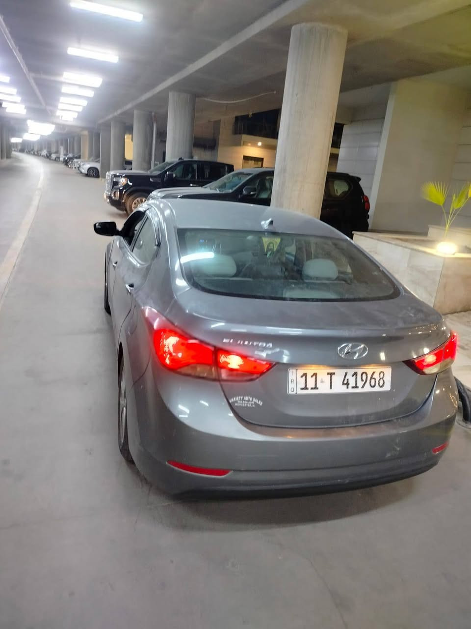 مكلف بلنشر فقط,,,
النترا وارد امريكي 
موديل2016 
نص فول 
بيها كلير صفحتين ماعدا القماره والصندوق 
بدون شاصي بدون لغد بدون ايرباك ضربتها خفيفه 
ماشيه 105
تدفئه تبريد ثلج 
مكينه 1800دوش 
السعر 110بيها مجال بسط
***********
