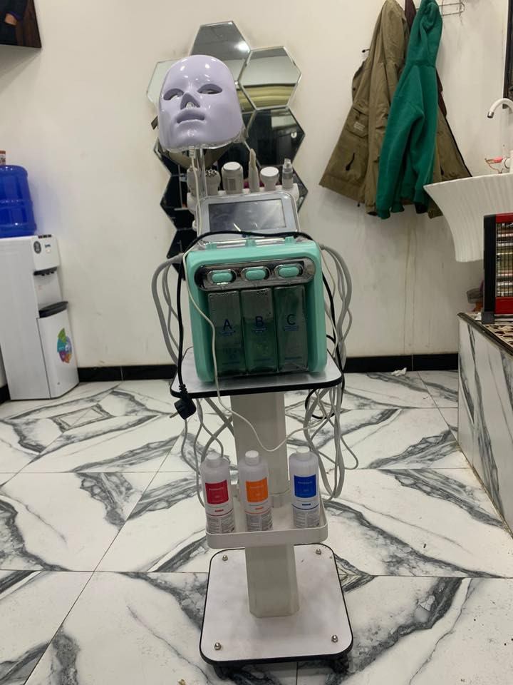 سلام عليكم شباب هذن جهازين للبيع الهيدرو ٢٥٠ الف امانة الجهازين جدد وستخدام كلش قليل وجهاز لبخار ٥٠ الف الرقم ***********
