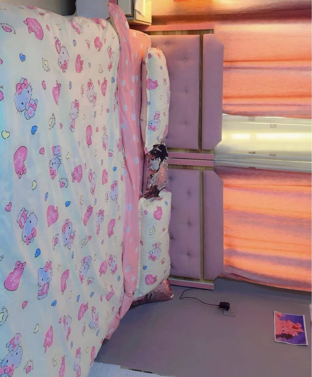 سرير  عدد ٢  كل وحدة نفر ونص خشب تركي مع دوشمة قديفة ثقيل مع انارة لد  … تحتوي على مخزن على طول السرير… مع دوشك لكل سرير مجانا 
كما موضح بالصور ( السريرين واحد بجانب الثاني )
السعر ٢٠٠ الف


**إذا كنت صاحب هذا الإعلان وتريد حذفه لأي سبب، رجاءا أرسل رسالة إلى الدعم الفني**