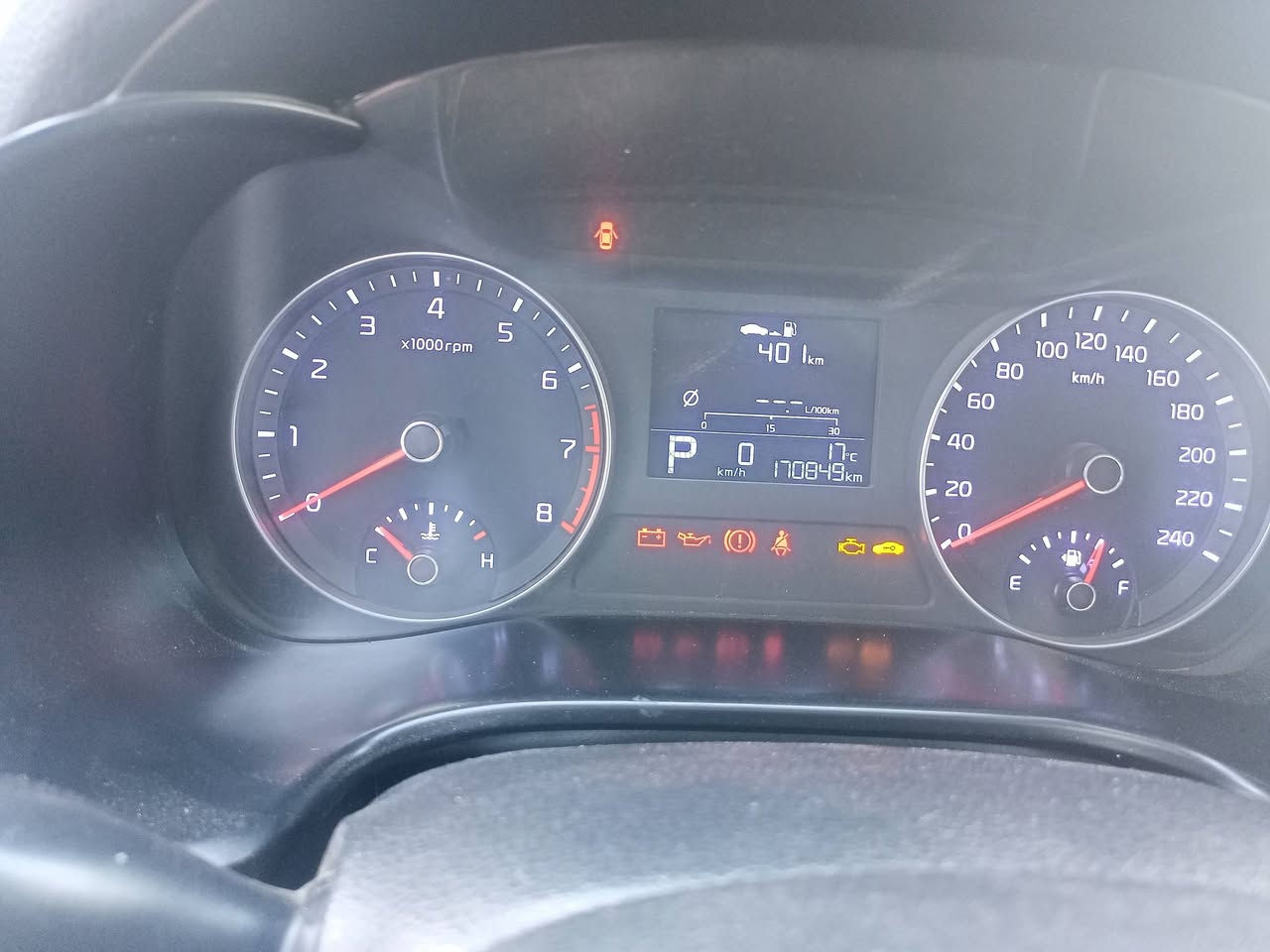 سيراتو 19 رقم اربيل جديد سنويه 30 ماشيه 170محرك 1600 واسط 
‏‪0780 018 7247‬‏
