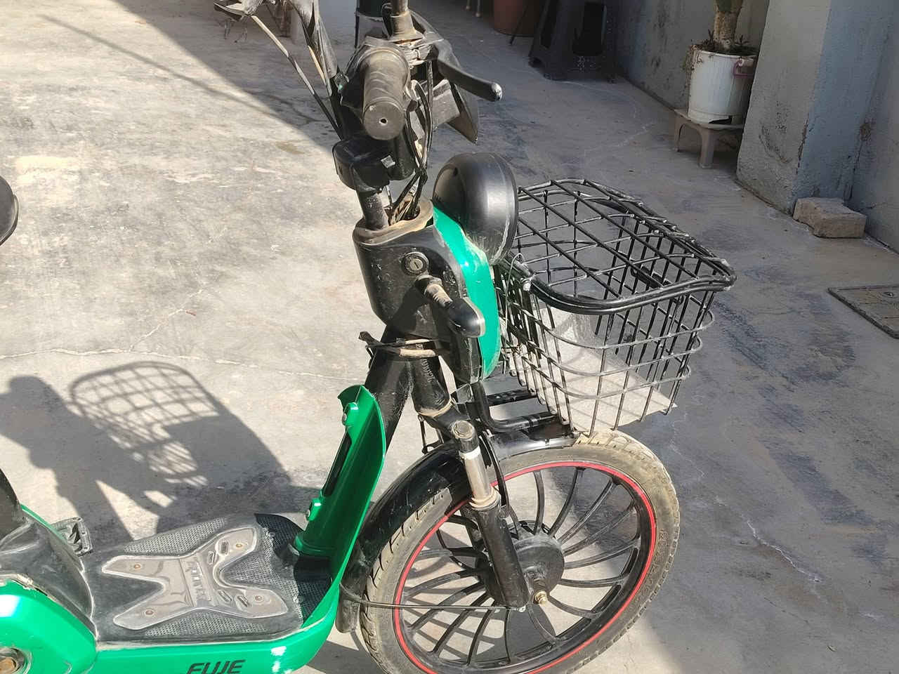 باسكيل شحن للبيع حجم 20 فقط العقل واكف او سعر مناسب....مو شراي لا طب تضل تسئل مكاني كركوك           *********** اتصال عله هاذا رقم
