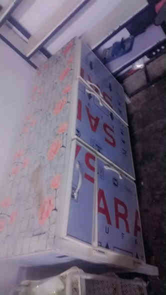 كاونتر جديد حته لاسق بي 
ويا سنك 3قطع  سعر 100
تخم نظيف 100
ثلاجه شغاله ونظيفه مابيهه زنجار 150 
كونفيره لايلون 100 جديده وشغاله والمبرده حديد 50
الطباخ مصري شغال 175 
العنوان بغداد ام الكبر والغزلان 
***********
