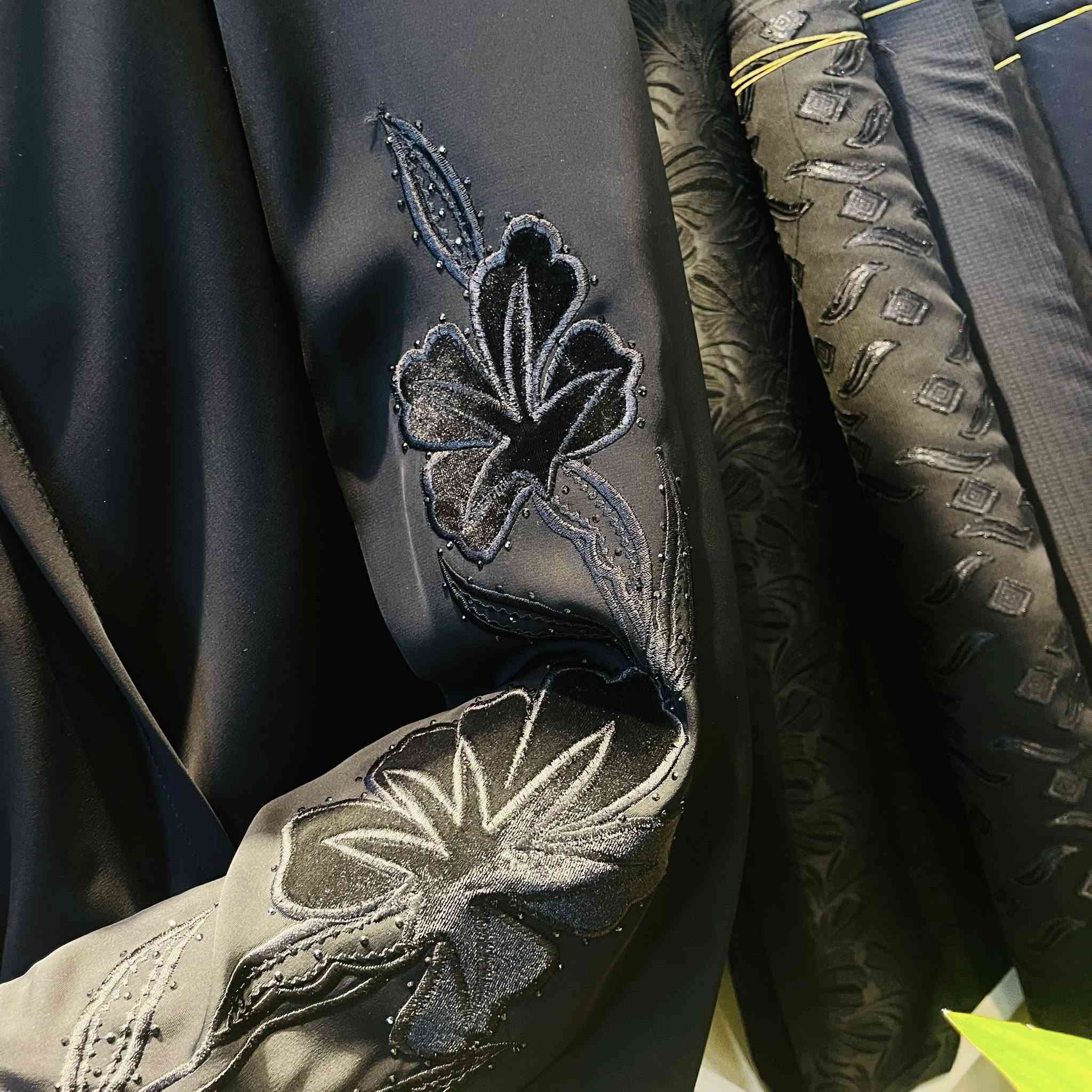 عبايه للبيع تلبس طول ١٥٨     السعر ٤٠


**إذا كنت صاحب هذا الإعلان وتريد حذفه لأي سبب، رجاءا أرسل رسالة إلى الدعم الفني**