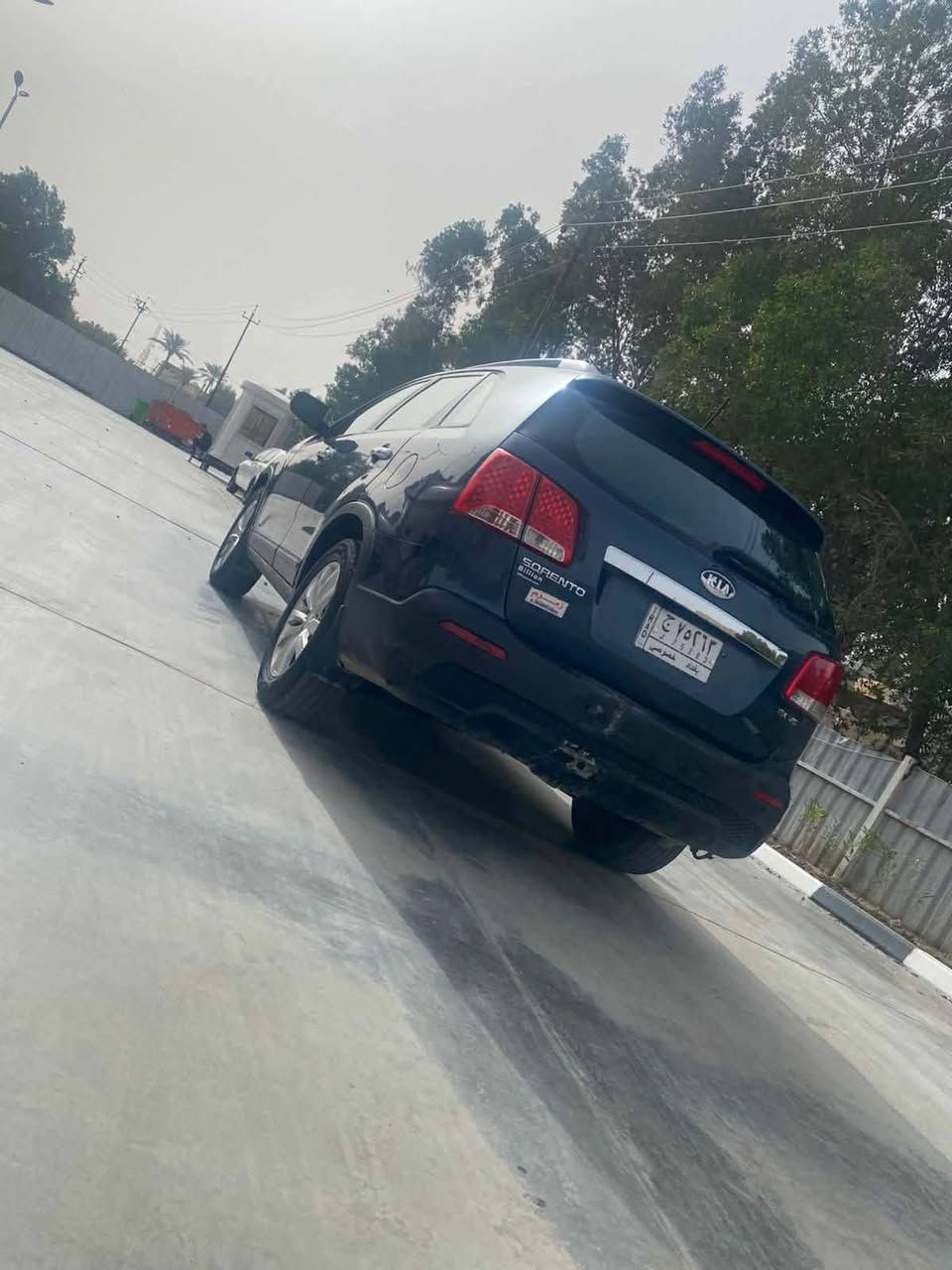 السلام عليكم 
سورنتو 2011 وارد امريكي محرك 3500 (6) سلندر 
فول عده الفتحه 
7 راكب 
3 قطع تبريد 
بصمه تشغيل 
بصمه ابواب 
ماشية 138 
الحادث موضح بالتقرير 
السعر 115 وبيها مجال
العنوان بغداد حي الاعلام 
***********
