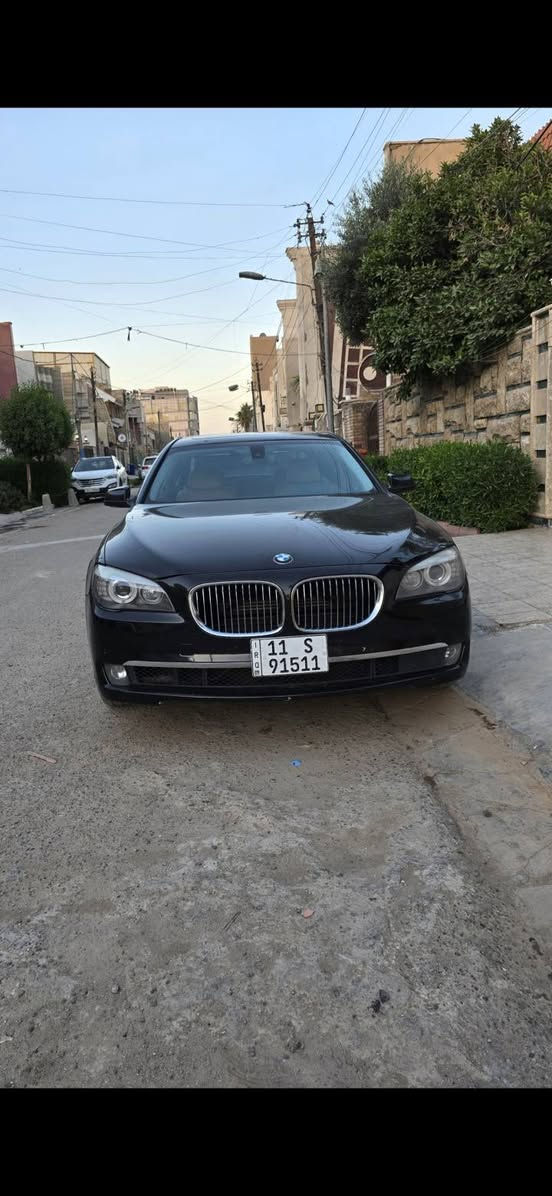 السلام عليكم 
Bmw f01 750ix 2011 فول مواصفات للاخير ما يحتاج اذكرها 
رقم بغداد تحويل مباشر 
بيها نواقص بسيطه جدا 
السعر ١٢٠ ورقه و بيها مجال 
***********

