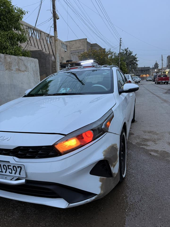 سلام عليكم فورتي ٢٤للبيع حادثه جاملغ سرقه
بدون دواخل بدون ايرباك 
محرك 2000دوش 
مواصفات عاديه
السعر 175 وبي مجال
بغداد 
***********
