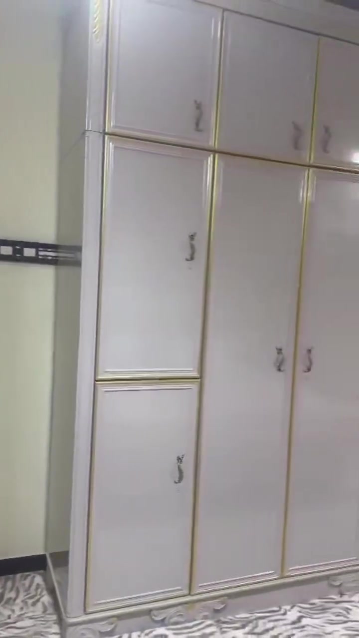 السلام عليكم
غرفه اخشاب كويتيه ضخمه السعر مليون و 200 صارلها اقل السنه تقريبا جديده ***********
