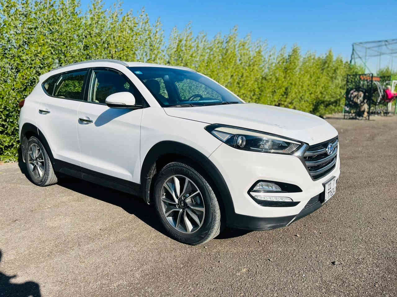 السلام عليكم للبيع توكسان ٢٠١٨ خليجي استلام شركة القلم سيارة نضيفة جدا تخم تاير جديد كير مكينة على وضع الشركة بيه رصعات خفيفة السعر ١٧٨ العوان بغداد الزعفرانية الرقم ***********
