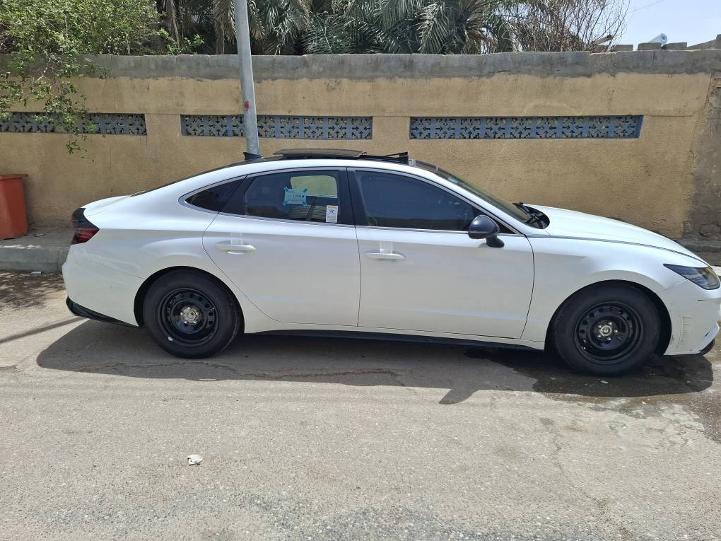 للبيع 
السلام عليكم 
هيونداي سوناتا موديل ٢٠٢٢ لمتدد 
محرك 1600 تيربو 
رقم ناصريه معوقين 
سياره فول موصفات للأخير 
من كامرات 360
 كشنات جلد + تبريد وتدفئه + كشنين كهرباء 
شاشات 2 
بنوراما 
شحن لاسلكي 
تشغيل عن بعد 
وتقديم وترجيع عن بعد  
وبيها هواي موصفات 
سياره جاهزه من كلشي 
ماشية 90الف km
سياره كفاله كير ومحرك 
البدي مثل ما بين ب الصور بس حادث أمريكا 
وباقي السياره كفاله 
السعر 168 وبيها مجال 
العنوان 
البصرة المعقل 
*********** البصرة, العراق

