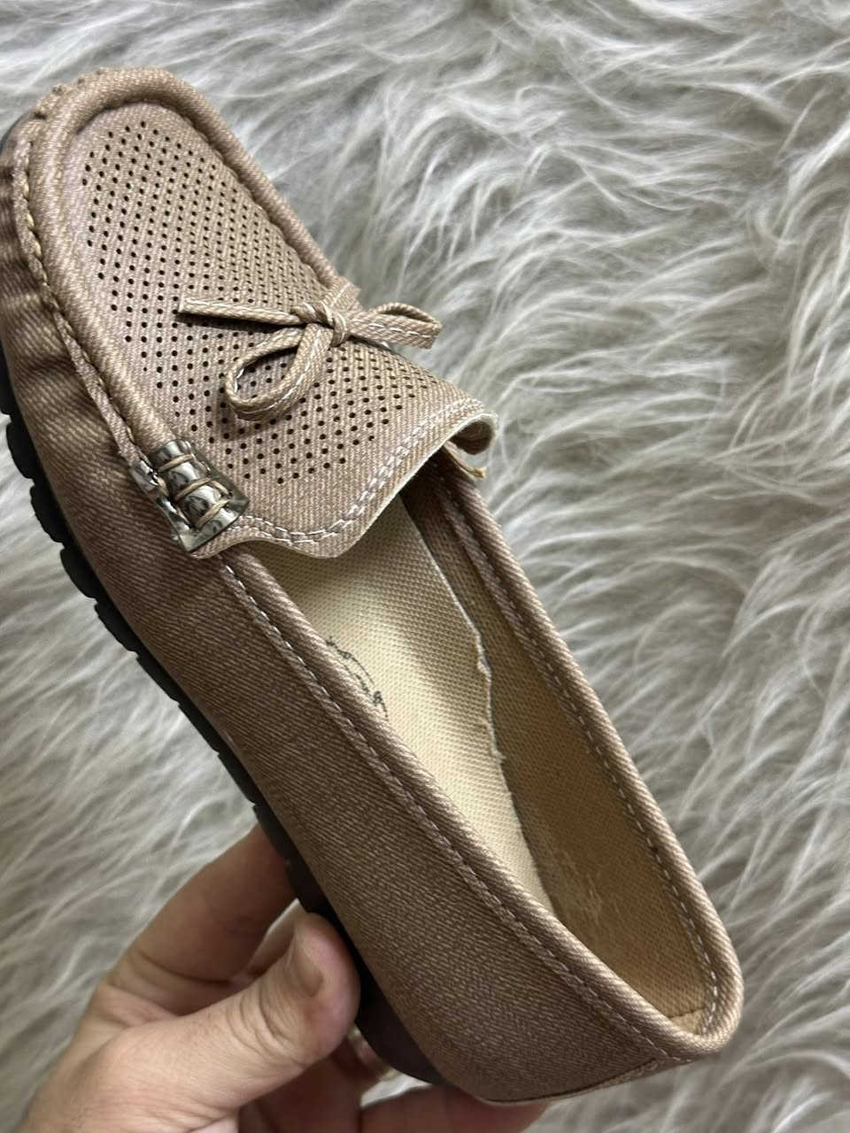 جملة فقط جملة فقط جملة فقط
لا يوجد مفرد لا يوجد مفرد
سعر الدرزن 39000 الف 
الدرزن لون واحد 12 قطعة
القياس 39-42
للتواصل واتساب ***********
