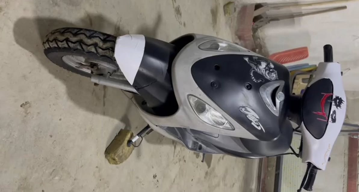 سلام عليكم دراجه منغولي دراجه خير من الله نكره وحده صبح مكينه نعومه متنسمع شرط ناعمه كلش كلشي شغال دبلات بلادي شغلات كلهن ما ناقصه فقط باتري دراجه تفحصه متبين مفتوحه بس حتا أكون صادق وياك مفتوحه مره وحده وبوشه بلاد ٤٩ عنوان حله. اكرمين سعر ٥٨٠ وبيه مجال ***********
