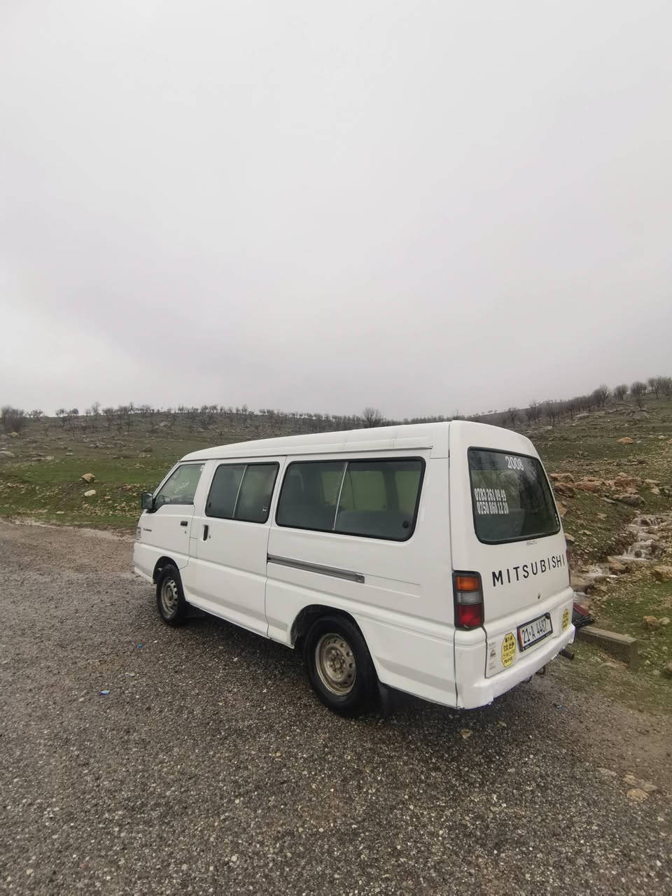 پاس مستەر بۆشی 2008
گێڕ و مەکینە و ئەکسل بەشەرت
تەبریدی سەیارە بەشەرت بێ کێشە
شاشە ئایپاد و دەرگا کارەباییە 
کامیرە و لیدی زۆر جوانی بۆ بەستراوە
کووشن و گاعی و تایەی نوێیە
حیزام نیە بە حیزام بۆیاغ دەفرۆشم
ئەگەر مووشتەری نامە بنێرە یان پەیوەندی بکە
***********
***********
