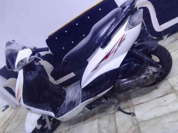 السلام عليكم شباب سكنس نثيه محرك ناعم شلعهه معدل خير من الله كهربائيات كلها شغاله سلف وهندر كفرات بلاد سعرها ٣٧٥ بي مجال مكاني تقاطع صلاح الدين العامريه
