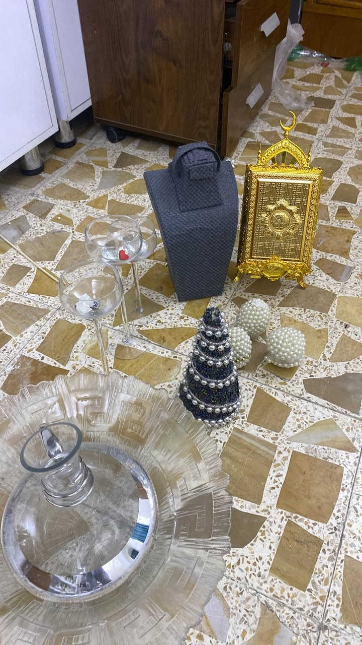 للبيع قيم واخذ كله جديد مامستخدم ابد ***********
