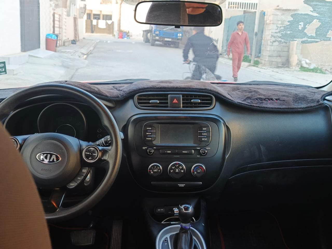 كيا صول 2019 محرك1600
سيارة حلوة ونظيفة 
سيارة ضربتة كلش خفيف 
سيارة بي نص بونيت صبغ+جاملغ سكن
بدون دواخل 
سيارة ماشي 47 الف  km
كير والمحرك مامفتوح بدون عيب
سيارة بدون مصاريف تخم الصدر+تبريد❄️
سنوية والرقم كلة جديد 
كوبون 🎫البنزين موجود
سيارةشرط تحويل والسعر 114ورقة وبي مجال 
شراي يخابر *********** كركوك, العراق
