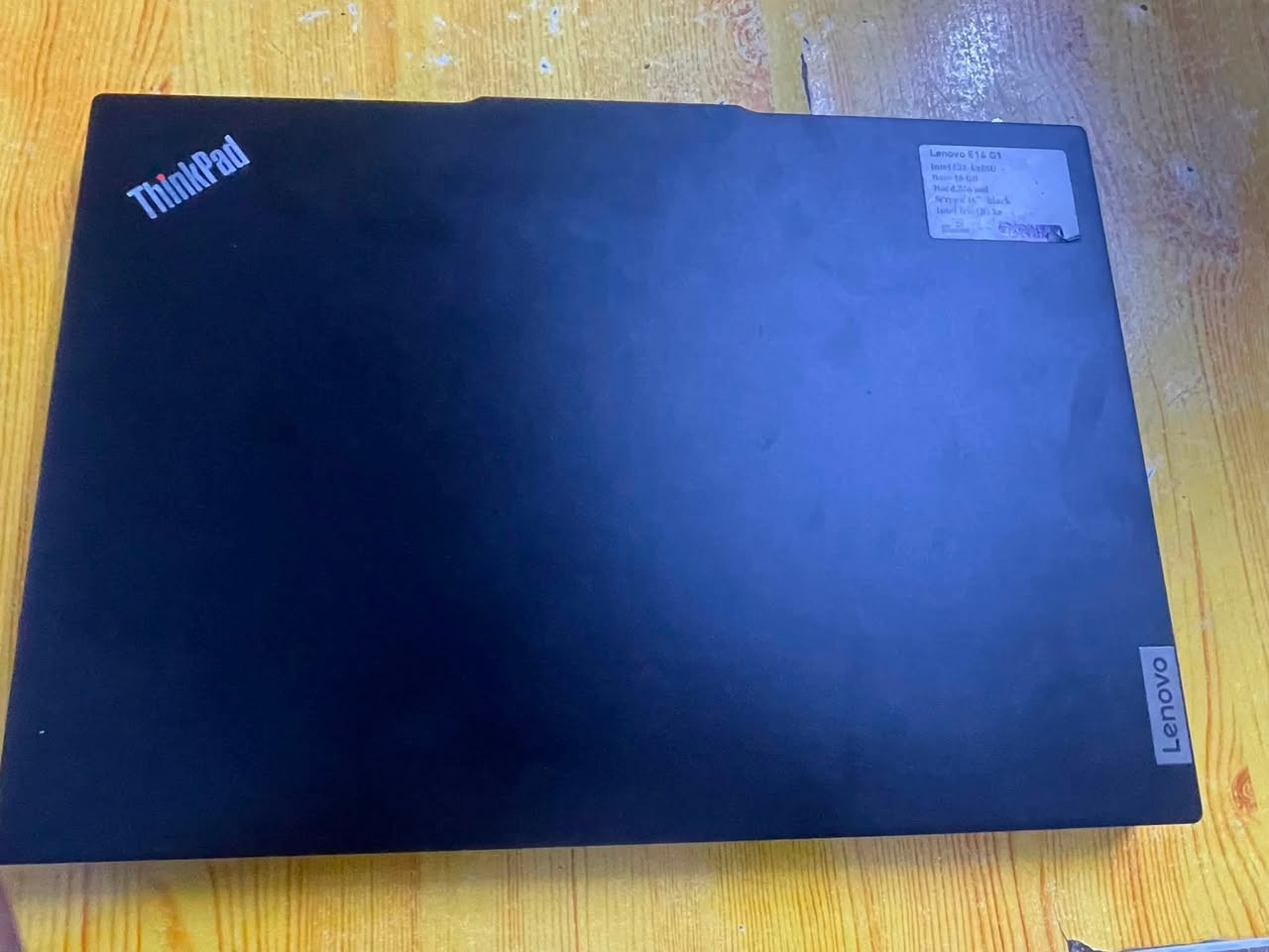 لابتوب للبيع 
Lenovo E16 G1
Ci7 1355U
Ram16GB
Hard 256 ssd
Sceenn16 black
Intel Iris r xe

بسعر 750 الف 
***********واتساب
