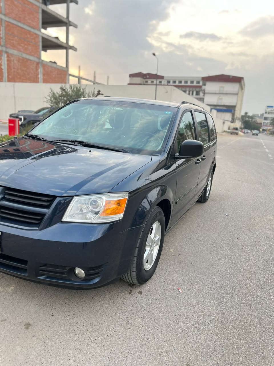 خلي في بالك  اذا مو نظيف  وكلين  ومكفول  ما انشر   
اني انشر  قطع مميزة من هذا الجمال والإبداع  💙
🛑دوج كراند كرفان 2008
كلين بدون حادث
مكفوله كفاله عامة  حتى الدعاميات  بدون قطره صبغ 
كراسي الوسط  منفصل سياحي   
شاشه اندرويد 
تبريد ثلاث قطع 
بلوتوث اتصال   
شاشة سقف   
فرس وسطي بين الكشنات كبير 
ويل  وتاير حجم 16 جديد قبل 15 يوم شاد تخم كوري انتاج 2025
والكثير الكثر  من المواصفات والتفاصيل المميزة   مرفقة مع   
صور السياره  مع صور الداخل  
مع موديلها  ولونها  وكل التفاصيل مكتوبة  اذا  اذا تشوف  نفسك  جاد بالشراء وعجبتك  اتصل  كلي  جايك  لا تكلي  بيش ولا تكول  ما شفت التفاصيل  وتكعد  تسال  عن اشياء هي  مذكوره 
للتواصل الاتصال  على الرقم 
***********
مكان السياره بغداد حي الخضراء 

🛑السعر  قفل قفل 130
