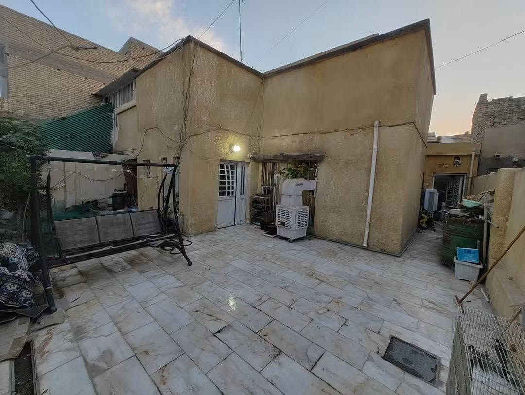 🏠 دار للبيع في كربلاء المقدسة

دار للبيع في حي التعليب، تحديداً بين جامعة السبطين وجامعة كربلاء، الموقع داخل فرع هادئ ومريح جداً.

📏 المساحة الكلية: 170 متر مربع
📐 الواجهة: 11 متر

🏡 البيع مباشر من صاحب الدار

للتفاصيل أو لمعاينة الدار، يرجى التواصل على الرقم: ***********
