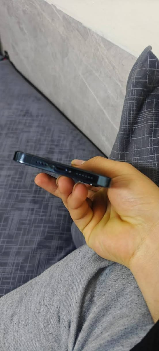 ايفون 12بروماكس فول نضافه
ذاكره 128
بطاريات 86
دبل سيم مو تك 
مستبدل شاشا فقط فيس ايدي متوقف
نضافه 100%
سعر 380
تواصل خاص او تصل عل رقم
***********
***********
