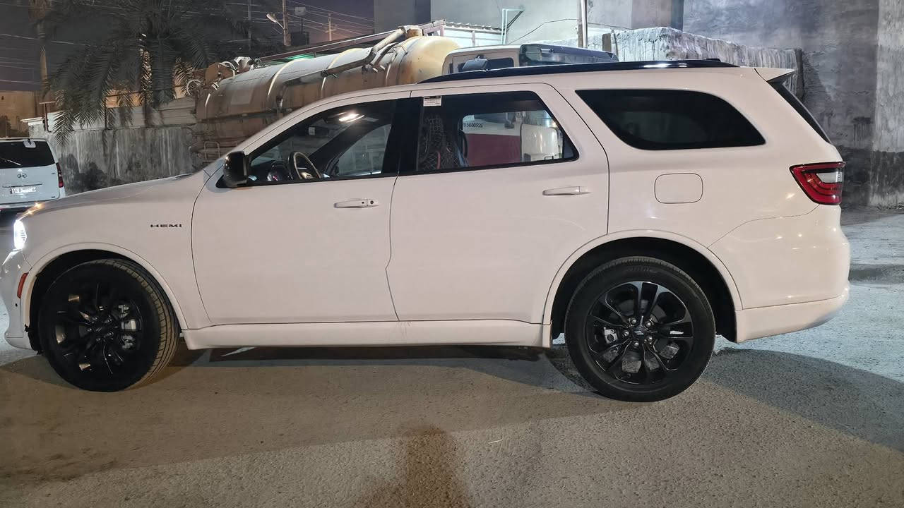 السلام عليكم دوج دارنكو جيتي 6 سلندر موديل 2023 السياره رقم بغداد دولي ماشيه مسافه 18 كيلو   الستفسار  ***********
