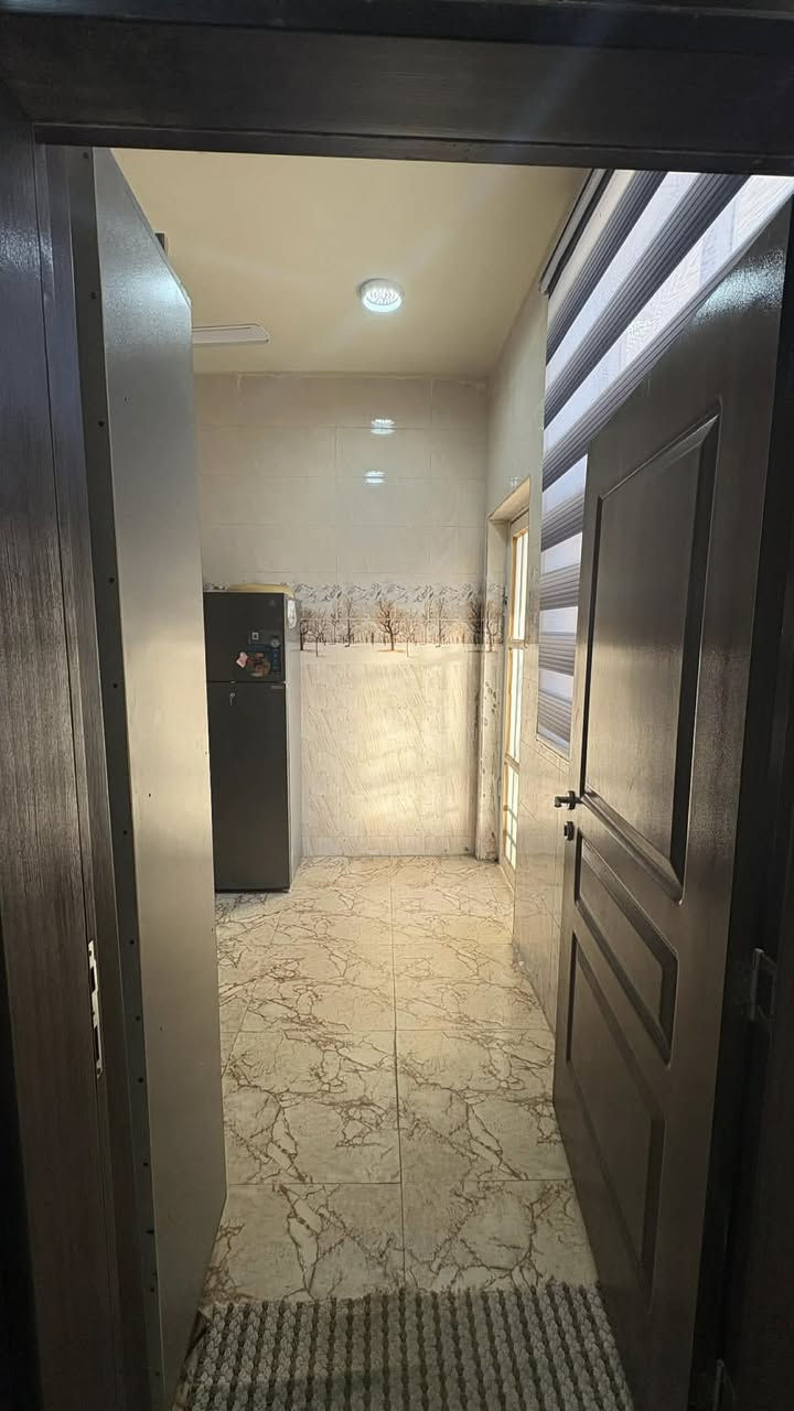 ⁨ 🏠.دار لبيع في مجمع الصفوه السكني يباع مع الاثاث او بدون 📍 🏠

. ((((🏢🏢🏢🏢 🧿🧿🧿)))) ⭕

الموقع/ طريق حله كربله مقابيل مجمع الكوثر مقابيل معهد ابو غرق📍📍

 
المساحـــة الكليه / 200م وجه 10 عرض الشارع 10 كافة الخدمات 

التفاصيل // طابق واحد غرفتين نوم صاله مطبخ صحيات هول كراج حديقه 
 

السعر :  ***********  محمد الجنابي المدهش للعقارات

 
 
  شوارع نظاميه  تتوافر كافة الخدمات ماء كهرباء تبليط 

للمزيـــــد من الاستفســــــار مراسلــة الصفحــة او زيارة #شركة المدهش للعقارات والمقاولات 📍📍 
الكائن في الحلــــة - شــــــــارع بغداد قرب مدينة العاب المدهش فرع مطعم ابو صفاء الاول فرع الجسر المشاة  او الاتصــــــال علــــى

 ☎️***********_*********** ☎️
 متوفــــــر واتساب
💢لمــــــن يــــــرغب فــــــي عــــــرض عقاره طابــــــو صــــــرف او زراعــــــي او تجــــــاري يرجــــــى مراســــــلتنا 💢
#شركة _المدهش للعقارات والمقاولات⁩
