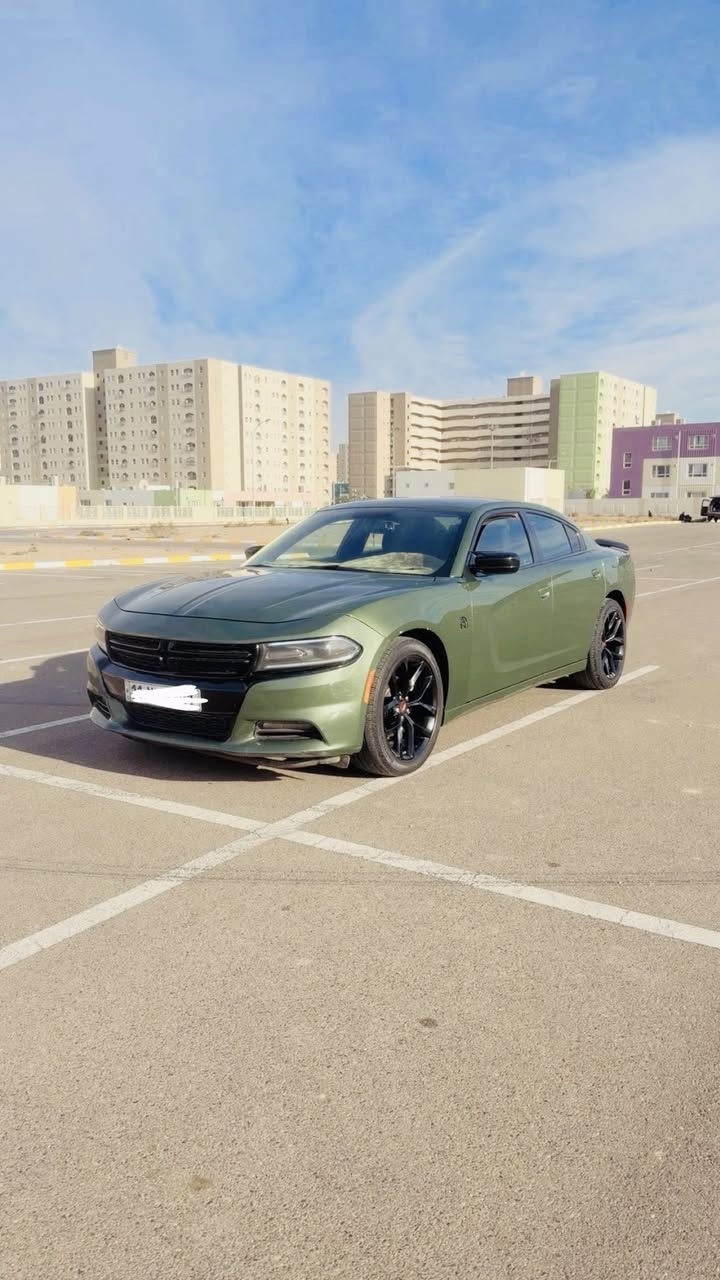 السلام عليكم للبيع چارجر لون مميز زيتوني 
موديل 2022 sxt
صور الحادث موضح بلمنشور
سياره جاهزه من كلشي 
تخم تاير جديد 
ادامه عامه 
ماشيه 79
بيها طخه عكس السايق مصلحه 
السعر 215
سكن بغداد شقق بسمايه
***********
