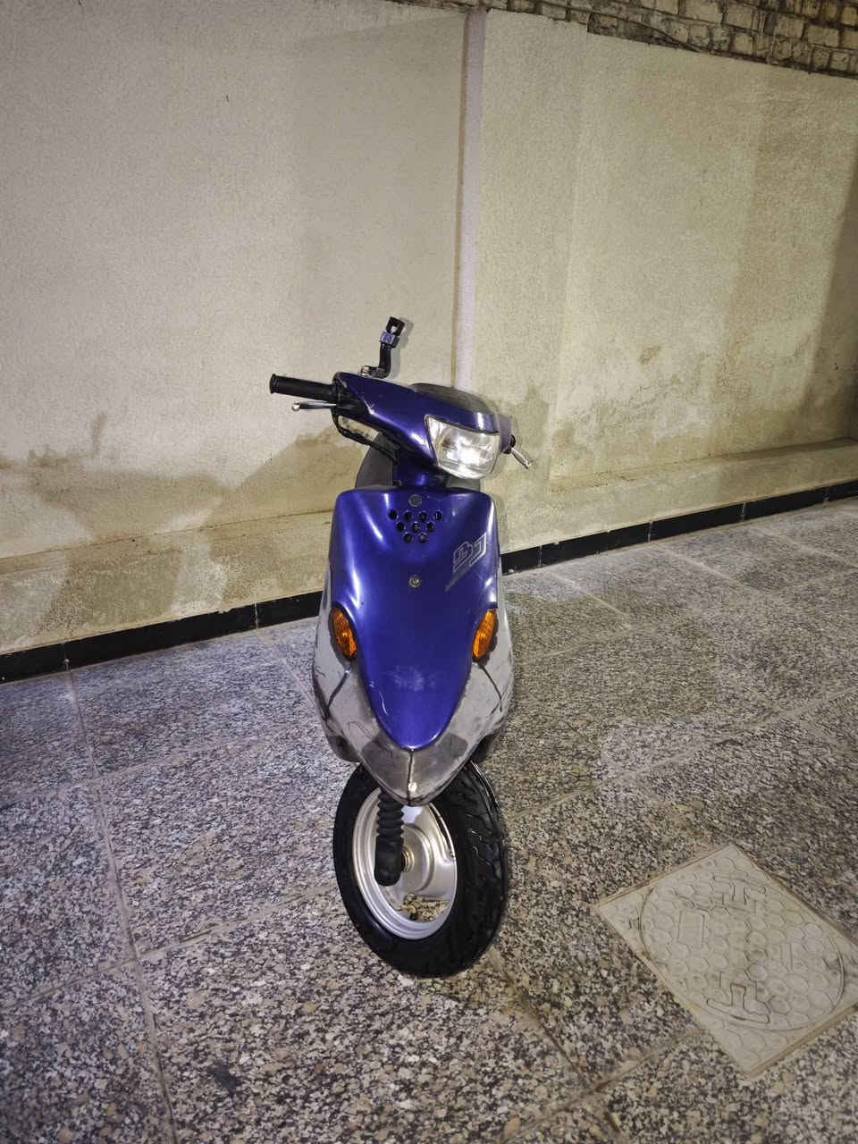 السلام عليكم دراجه بيجي الدراجه حلوه الدراجه حاويه وصله موجود الدراجه مامفتوحه شرط النضافه
المواصفات/
اشتري يمنه يسرا 
هورن
لايت عالي ناصي 
سويجين باتري 2026 عوزه بس سلف السعر(425) وبيه مجال للطيبين العنوان الناصرية مركز الرقم للتواصل ***********
