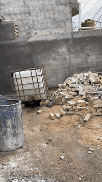 كادر متكامل ابيض اسود شرط العمل مصاطر وكبان درجه اوله ولتزام بلموعد ول...