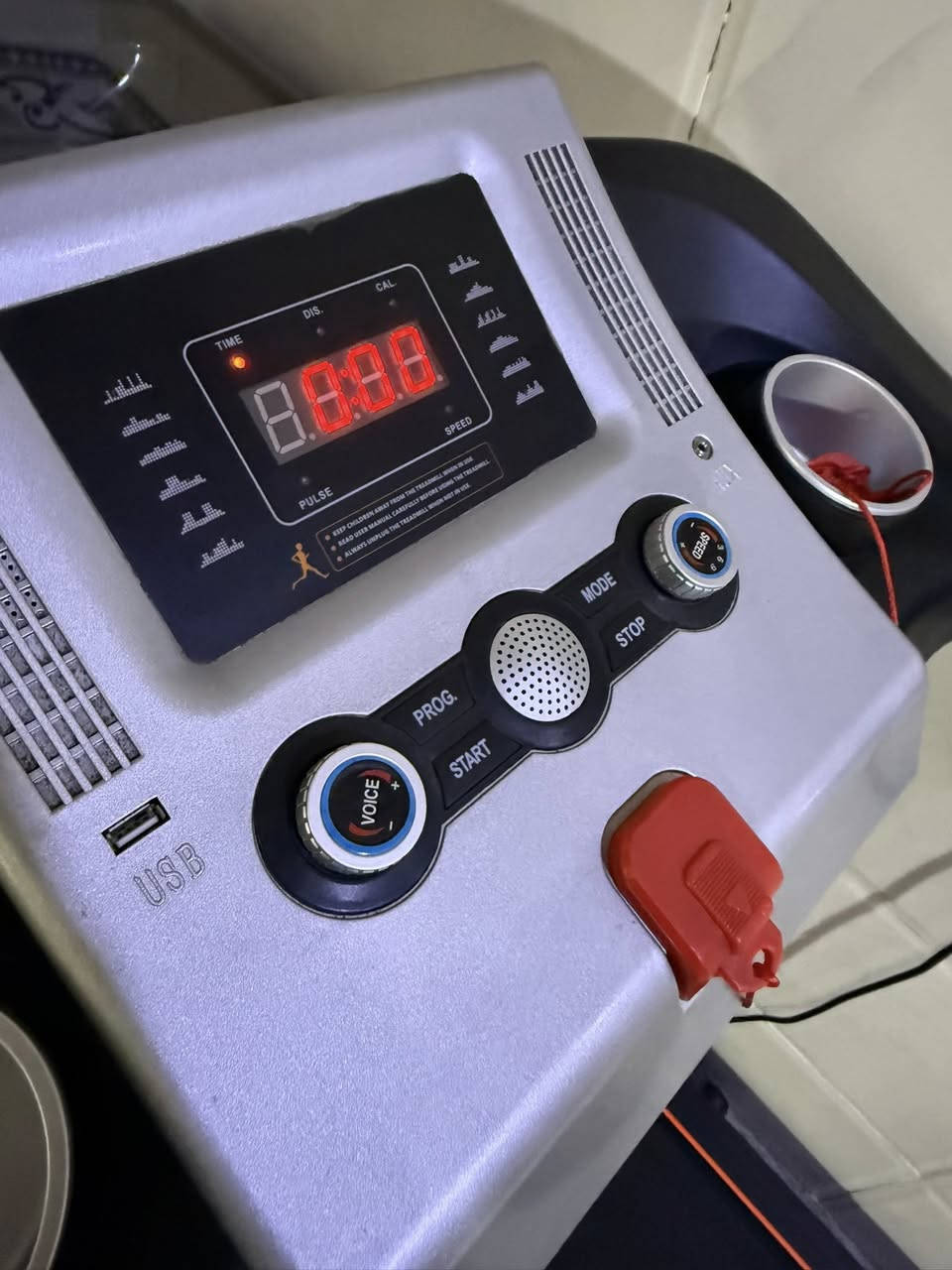 عنوان بغداد السعر 180 الف
بجهاز جري كارديو للتمارين سهل الاستعمال داخل المنزل ويمكنه التنقل بعجلاته لسهولة

استخدامه

مستعمل شي كلش قليل

Speed Fitness اسم الجهاز من ماركة

للشراء التواصل مع الرقم

0774 777 9511
