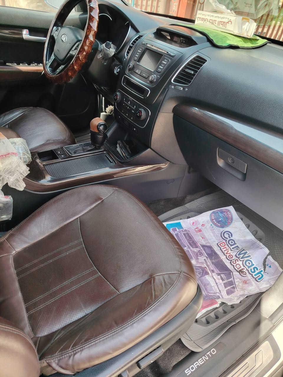 السلام عليكم للبيع سياره سورنتو ٢٠١٤ كويتي فول مواصفات واحد ع واحد رقم بغداد انكليزي ماشيه ١١٨ محرك ٦ سلندر تحكمات ستيرن كشنات كهرباء وتدفنه وتبريد تخم تاير بصمه اشاير مري اشاره ترحيب زراك ع لايت لايت زينون نضام ايكو داخل قرميدي كامره وشاشه بلاديه بانوراما وبعد بيهه هواي مواصفات السياره بأسمي تحويل ثاني يوم السعر ١٨٥ وبيهه مجال للشراي للاستفسار الاتصال على الرقم *********** لسياره مكفوله عدا كم شخط اباب السايق مكحلات ما مبينات واسف ع اطاله
