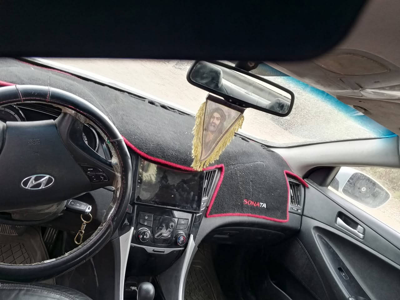 السلام عليكم
سوناتا للبيع موديل ١٣ 
غاز واحد 
كصة جنطة 
مكان النجف الاشرف 
***********
