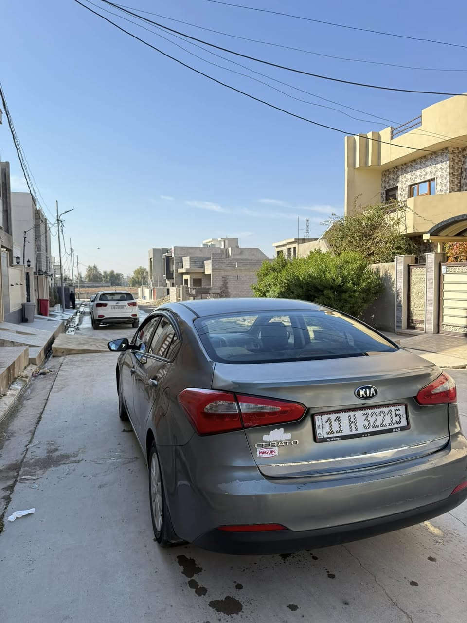 السلام عليكم
كيا سيراتو
موديل 2016
محرك 1600
رقم بغداد الماني
مواصفات عادية
بيها صبغ نص البابين اليمين و تعديل باب الخلف السائق بارد
و الصندوق و الجاملغات الخلفية بيهم جراد
مكان السيارة الموصل
للإستفسار
السعر 118 وبيها مجال 
 ***********
